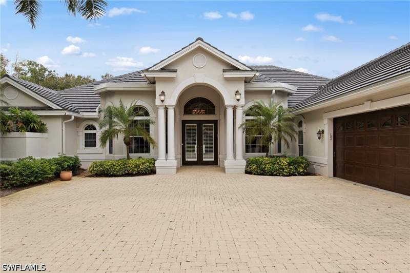 5 bedroom SingleFamilyResidence at 9235 The Ln, Quail Woods Estates, Naples — photo 3