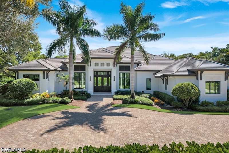 4 bedroom SingleFamilyResidence at 112 Hickory Rd, Pine Ridge, Naples — photo 1
