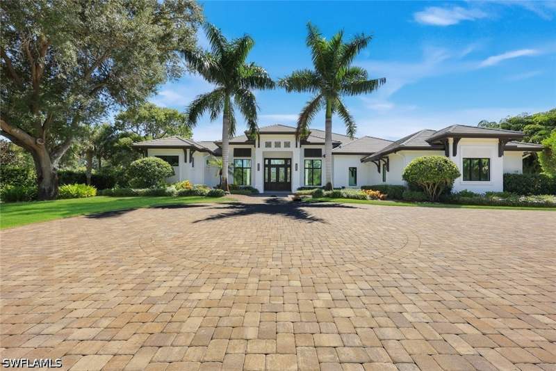 4 bedroom SingleFamilyResidence at 112 Hickory Rd, Pine Ridge, Naples — photo 3