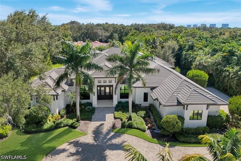 4 bedroom SingleFamilyResidence at 112 Hickory Rd, Pine Ridge, Naples — photo 4