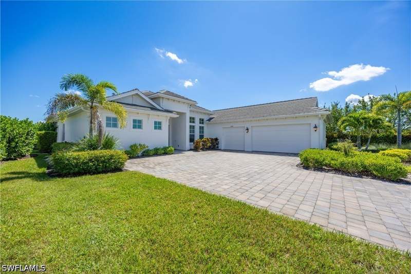 4 bedroom SingleFamilyResidence at 18789 Wildblue Blvd, Wildblue, Estero — photo 3