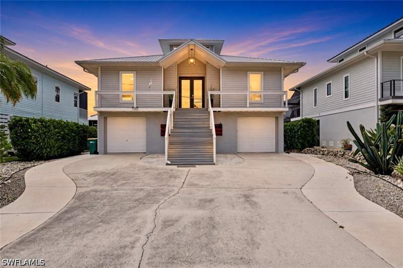 2 bedroom SingleFamilyResidence at 1282 Venetian Way, Gulf Harbor, Naples — photo 2