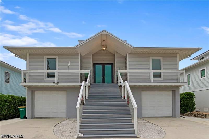 2 bedroom SingleFamilyResidence at 1282 Venetian Way, Gulf Harbor, Naples — photo 4