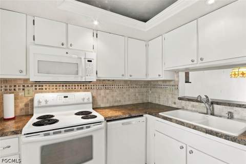 1580 Pine Valley Dr 405, Fort Myers FL - photo 9 of 25