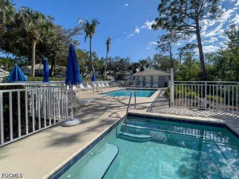 710 Tarpon Cove Dr 103, Naples FL - photo 19 of 21