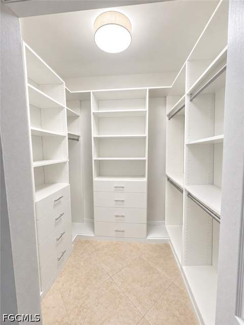 710 Tarpon Cove Dr 103, Naples FL - photo 7 of 12