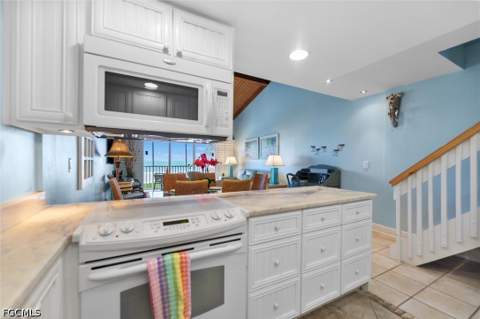 2030 Gulf Beach Villas, Captiva FL - photo 7 of 43