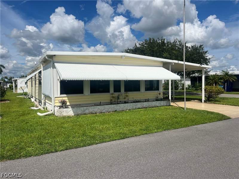 2 bedroom ManufacturedHome at 3499 Celestial Way, Leesure Village, North Fort Myers — photo 2