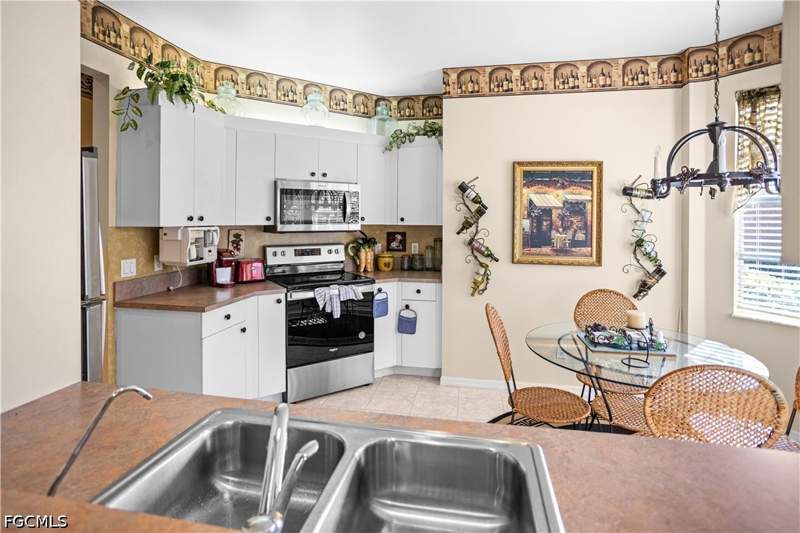 3 bedroom Condominium at 14561 Daffodil Dr 1901, Willowbrook, Fort Myers — photo 4