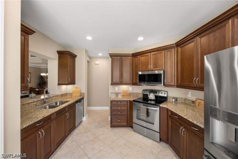 8074 Players Cove Dr 101, Naples FL - photo 7 of 31