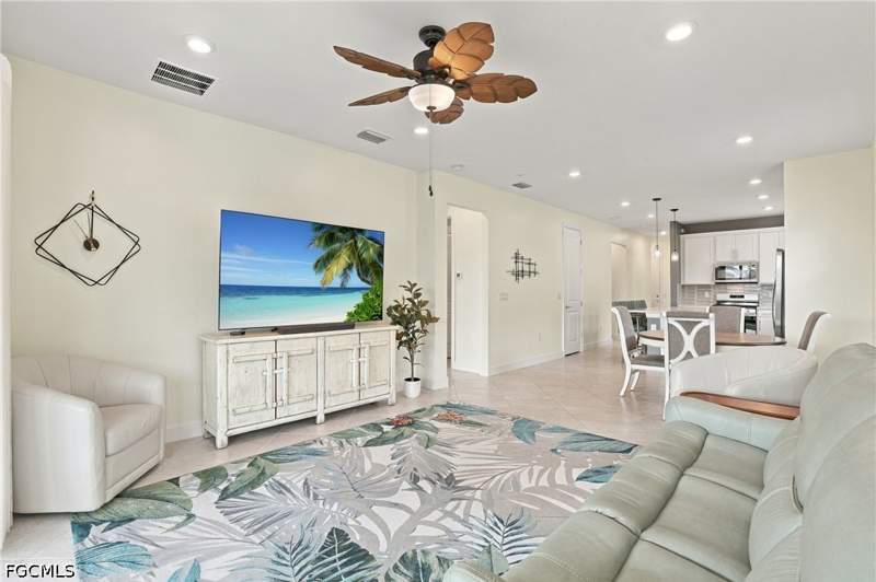 2 bedroom SingleFamilyResidence at 17306 Leaning Oak Trl, Del Webb Oak Creek, North Fort Myers — photo 4