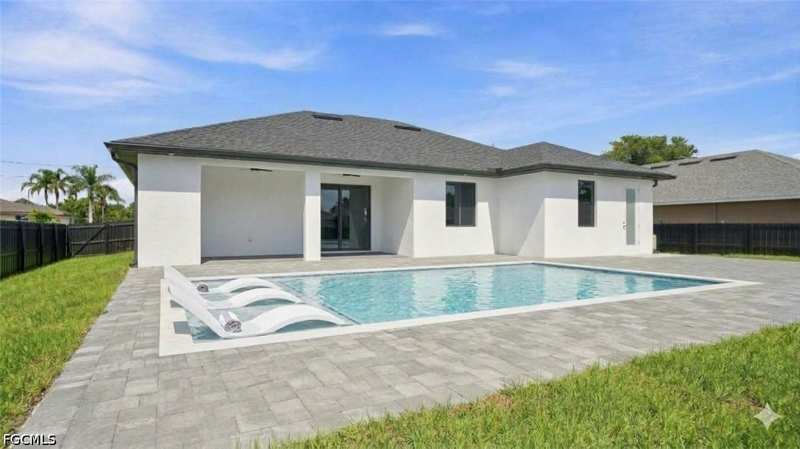 3 bedroom SingleFamilyResidence at 1118 Adeline Ave, Lehigh Acres, Lehigh Acres — photo 1