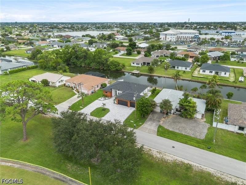 4 bedroom SingleFamilyResidence at 630 SW 15th St, Cape Coral, Cape Coral — photo 4