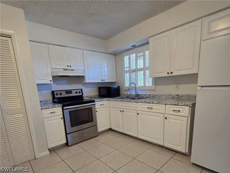 2 bedroom Condominium at 3325 Airport Rd N G7, Poinciana Condo, Naples — photo 1