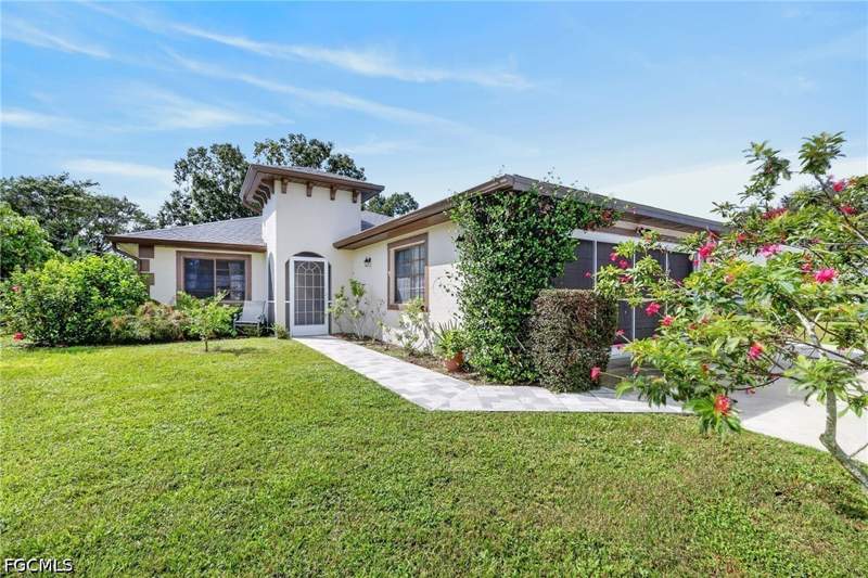 3 bedroom SingleFamilyResidence at 8478 Butternut Rd, San Carlos Park, Fort Myers — photo 3