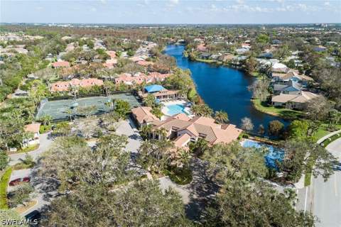 8069 San Vista Cir, Naples FL - photo 18 of 34