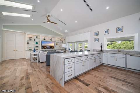 805 Lake Vista Ct, Naples FL - photo 8 of 47