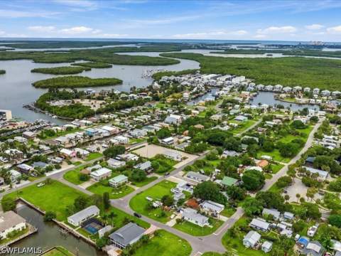 403 Mango Ave, Goodland FL - photo 11 of 17