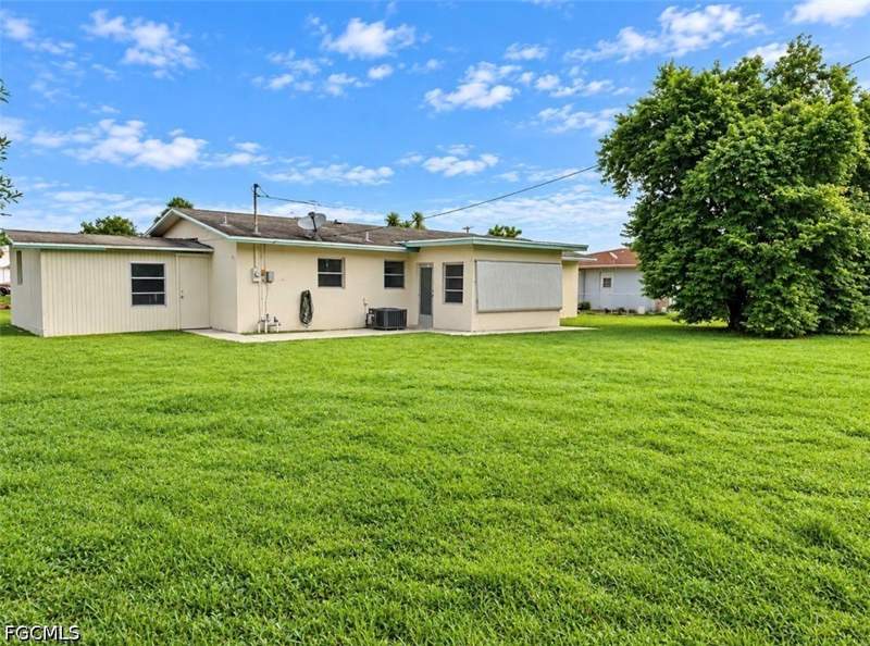 2 bedroom SingleFamilyResidence at 1220 Archdale St, Wedgewood, Lehigh Acres — photo 3