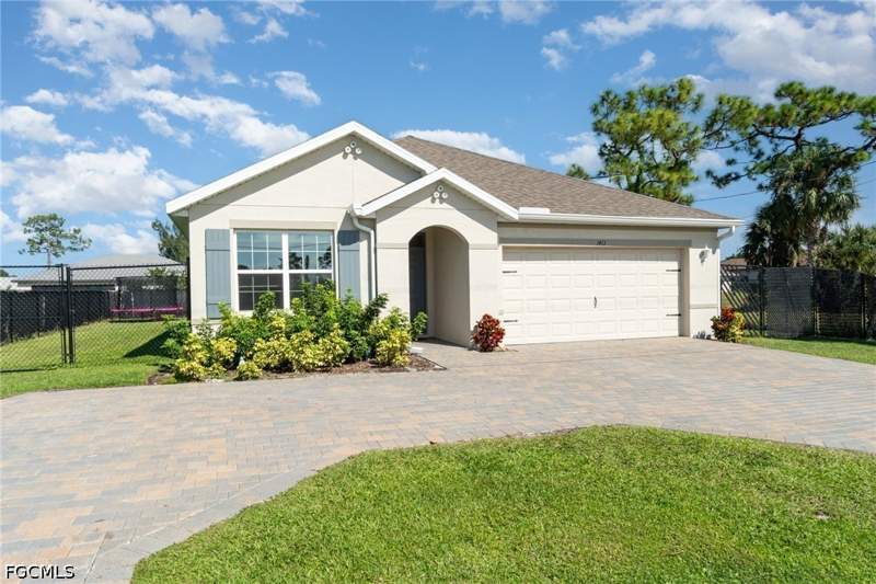 3 bedroom SingleFamilyResidence at 1413 SW Trafalgar Pkwy, Cape Coral, Cape Coral — photo 4