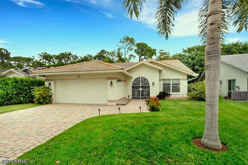 3 bedroom SingleFamilyResidence at 237 Fox Den Cir, Foxmoor, Naples — photo 2