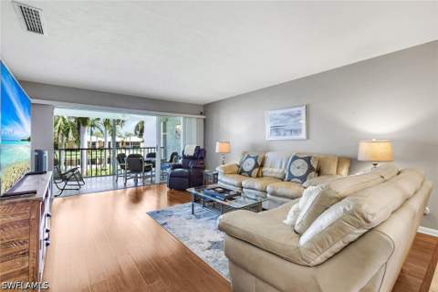 960 Palm View Dr 209, Naples FL - photo 9 of 38