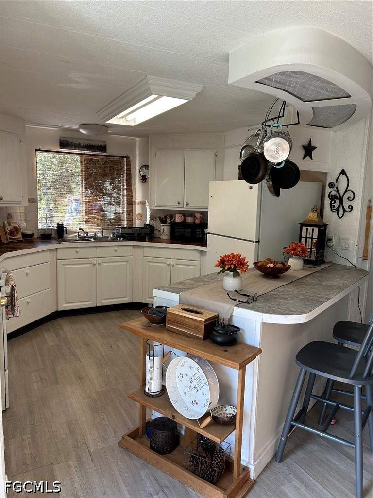 2 bedroom ManufacturedHome at 8065 Ebson Dr, Suncoast Estate, North Fort Myers — photo 2