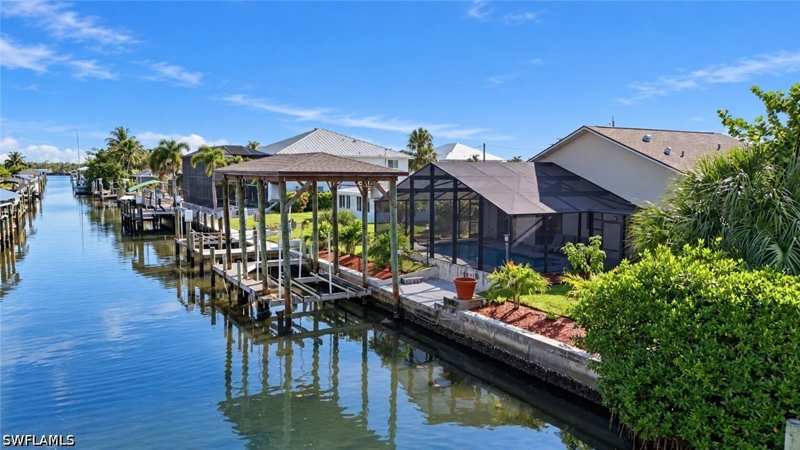 3 bedroom SingleFamilyResidence at 323 Washington Ct, Shell Mound Park, Fort Myers Beach — photo 1