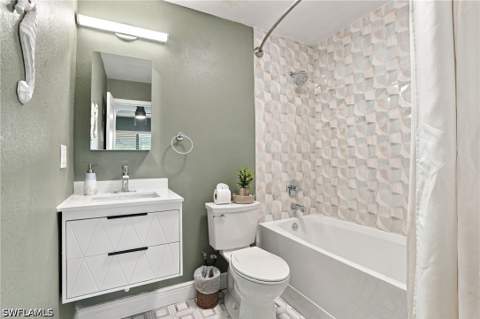323 Washington Ct, Fort Myers Beach FL - photo 18 of 37