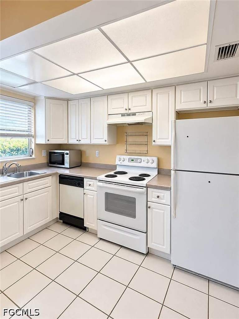 1 bedroom Condominium at 5917 Littlestone Ct 112, Lochmoor On The Green Condo, North Fort Myers — photo 3