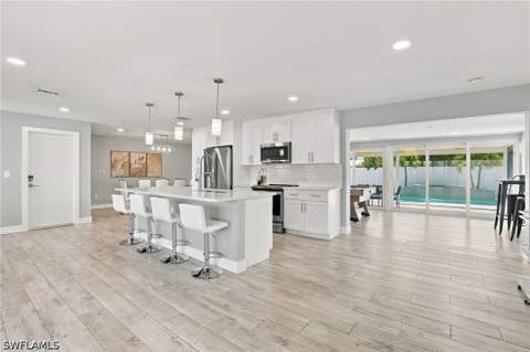 310 Madison Ct, Fort Myers Beach FL - photo 6 of 36