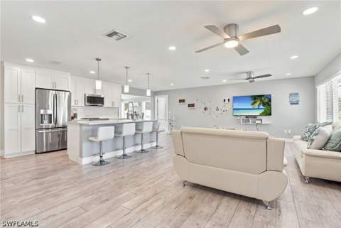 310 Madison Ct, Fort Myers Beach FL - photo 7 of 36