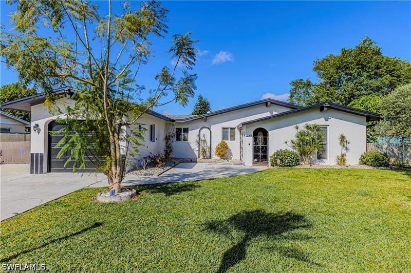 2 bedroom SingleFamilyResidence at 106 Starview Ave, Lehigh Acres, Lehigh Acres — photo 3