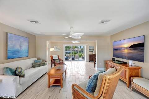 1540 Curlew Ave, Naples FL - photo 10 of 37