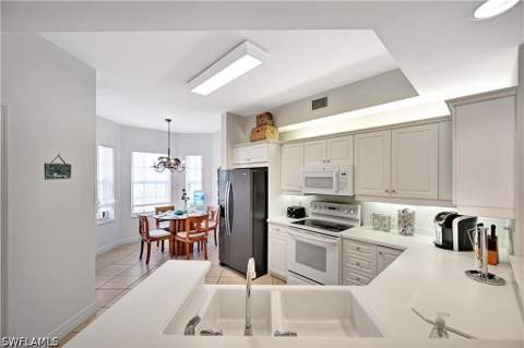 410 Bayfront Pl 2409, Naples FL - photo 9 of 30