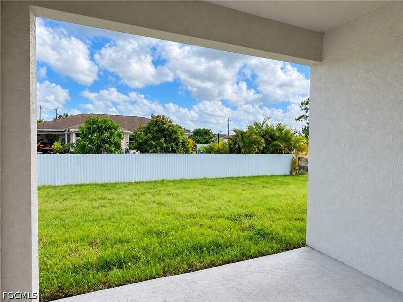 3 bedroom SingleFamilyResidence at 3732 11th St W, Lehigh Acres, Lehigh Acres — photo 4