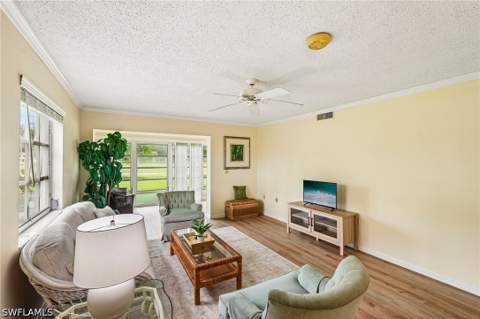 315 Saint Andrews Blvd D5, Naples FL - photo 9 of 38