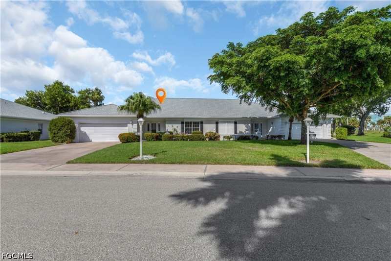 3 bedroom Attached at 1381 N Brandywine Cir, Brandywine, Fort Myers — photo 1