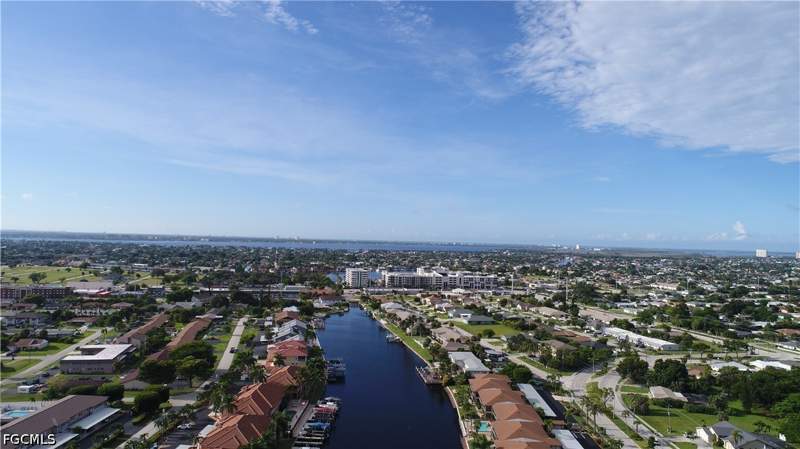 2 bedroom Condominium at 4417 Country Club Blvd B7, Manatee Bay Condo, Cape Coral — photo 2