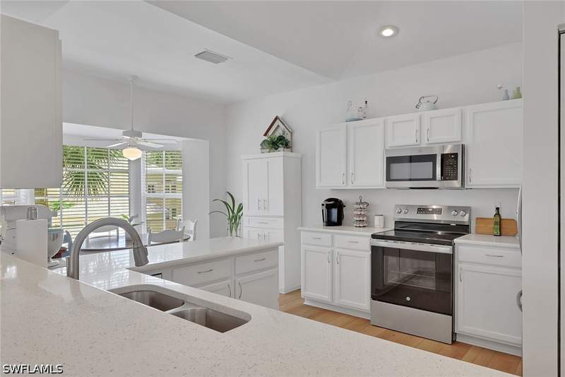 3 bedroom Condominium at 680 Wiggins Lake Dr 202, Wiggins Lakes And Preserves, Naples — photo 2
