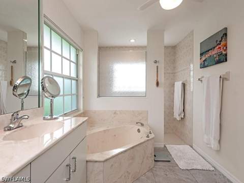 179 Palmetto Dunes Cir, Naples FL - photo 8 of 13