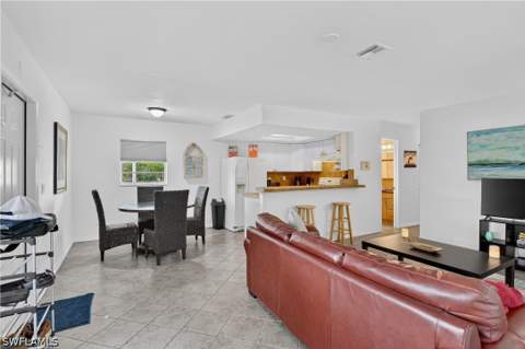 3177 Woodside Ave, Naples FL - photo 9 of 49