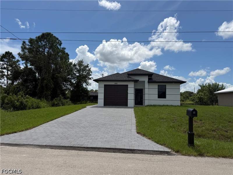 3 bedroom SingleFamilyResidence at 868 Carbon St E, Lehigh Acres, Lehigh Acres — photo 3