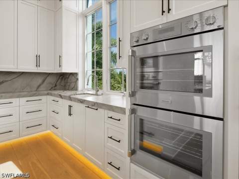 7409 Bay Colony Dr, Naples FL - photo 7 of 44