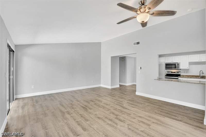4 bedroom SingleFamilyResidence at 533 Landmark Dr, Lakewood, Naples — photo 2
