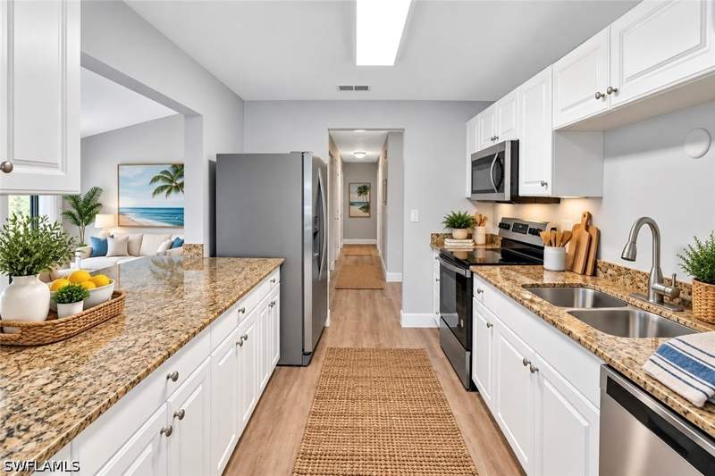 4 bedroom SingleFamilyResidence at 533 Landmark Dr, Lakewood, Naples — photo 3