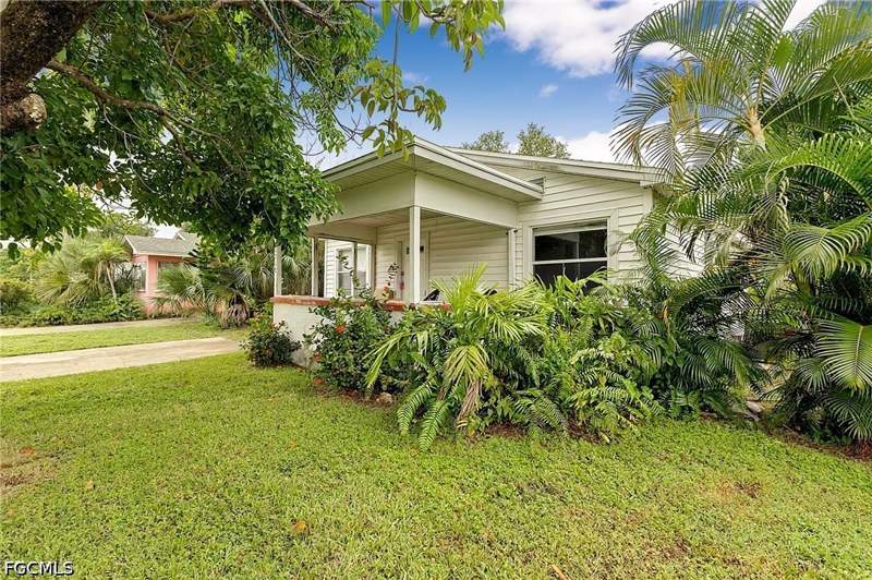 3 bedroom SingleFamilyResidence at 1718 Sunset Pl, Foleys Highland Park, Fort Myers — photo 3
