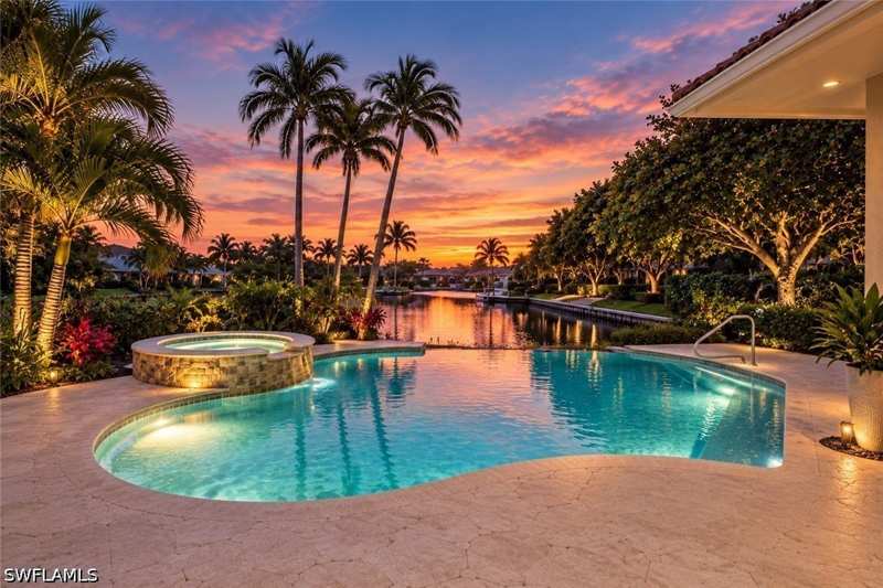 4 bedroom SingleFamilyResidence at 8752 Muirfield Dr, Muirfield At The Marsh, Naples — photo 1