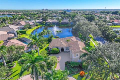 8752 Muirfield Dr, Naples FL - photo 6 of 47