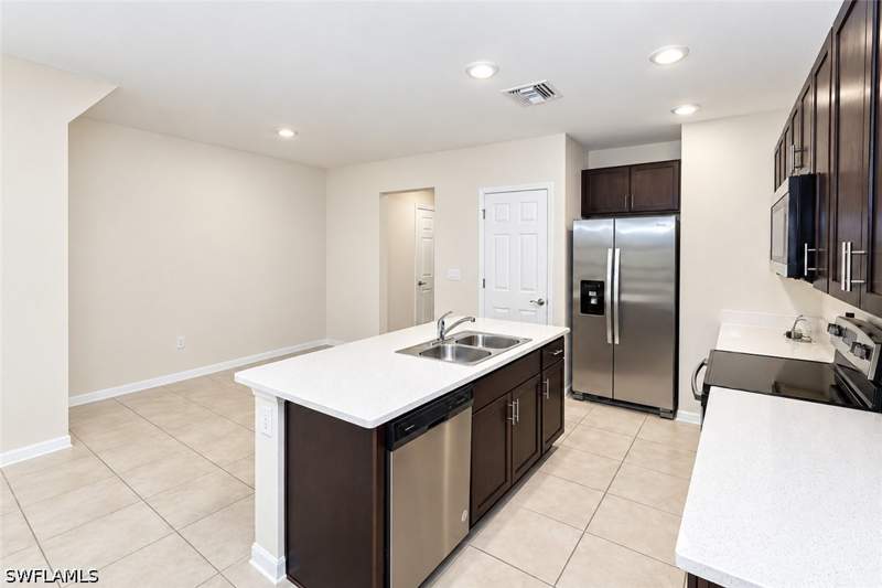 3 bedroom Townhouse at 15449 Wildflower Cir, Meadowood, Naples — photo 4